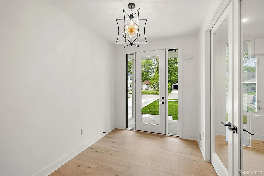 3914 Linwood Avenue Royal Oak City MI 48073