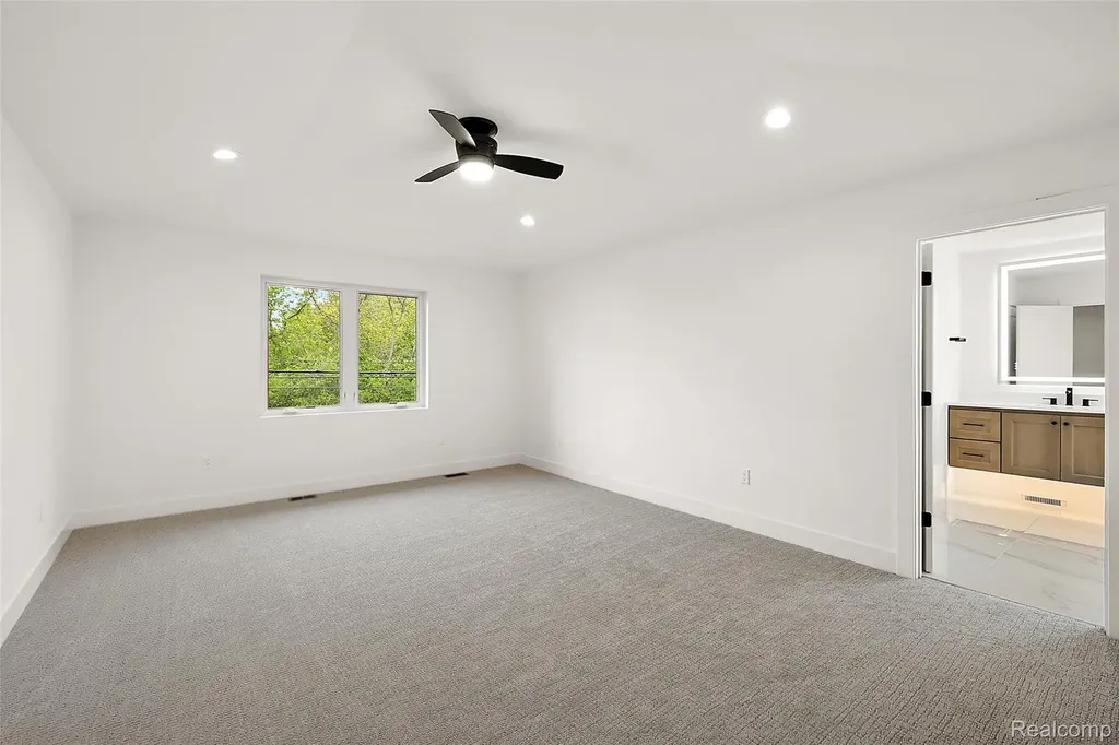 3914 Linwood Avenue Royal Oak City MI 48073