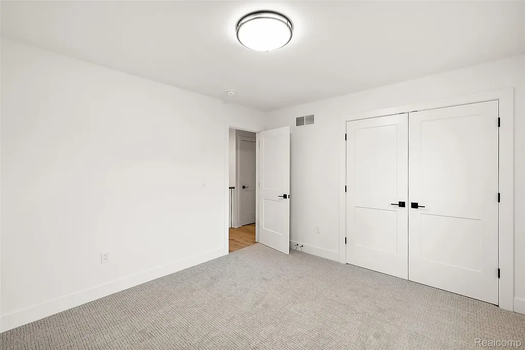 3914 Linwood Avenue Royal Oak City MI 48073