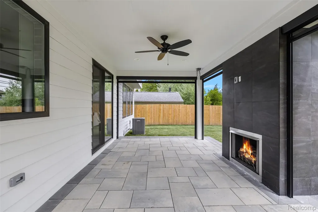 3914 Linwood Avenue Royal Oak City MI 48073