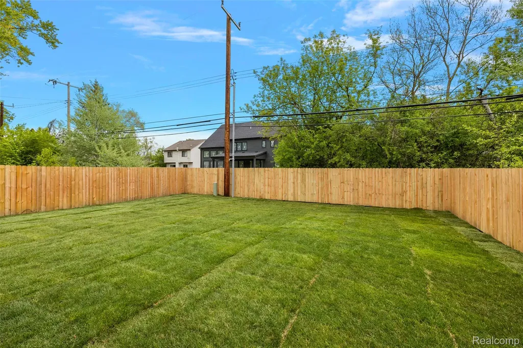 3914 Linwood Avenue Royal Oak City MI 48073