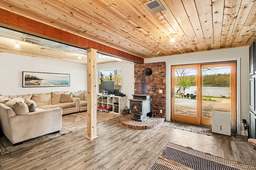 4375 Skinner Lake Road Oregon Township MI 48446