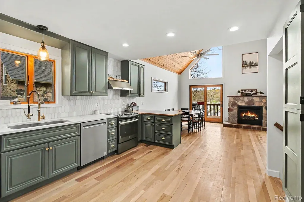 4375 Skinner Lake Road Oregon Township MI 48446