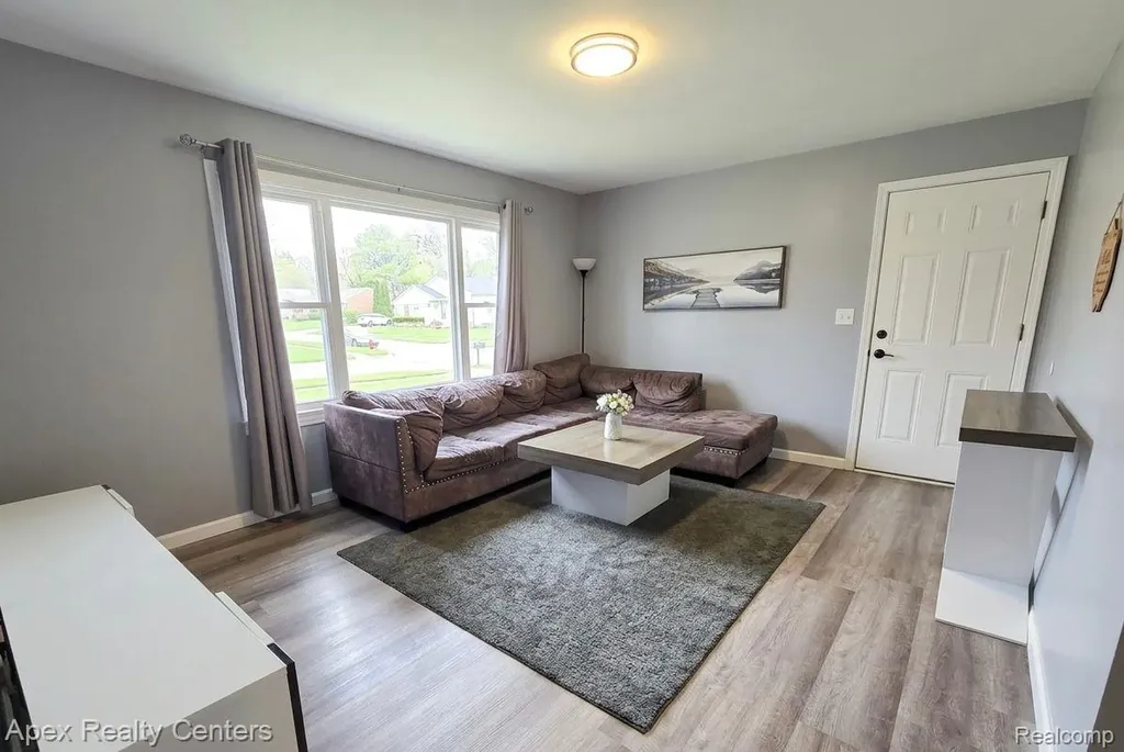 31939 Calhoun Court Westland City MI 48186