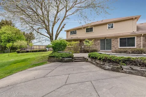 36953 Fox Glen Farmington Hills City MI 48331