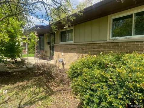 28918 Red Leaf Lane Southfield City MI 48076