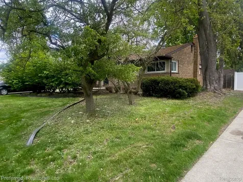 28918 Red Leaf Lane Southfield City MI 48076