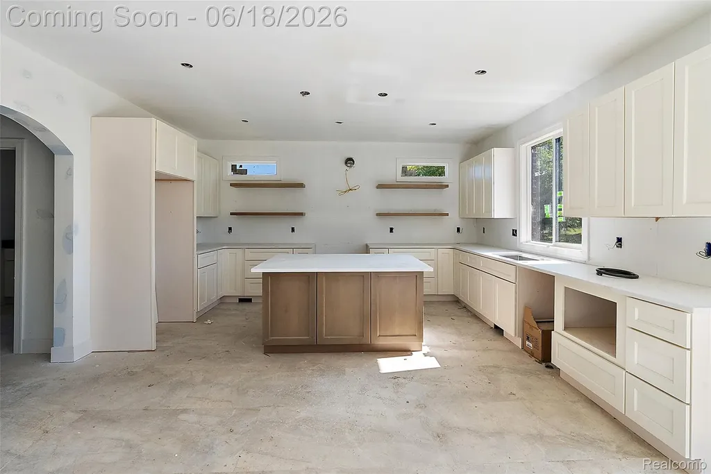 60637 Schoenherr Road Washington Township MI 48094