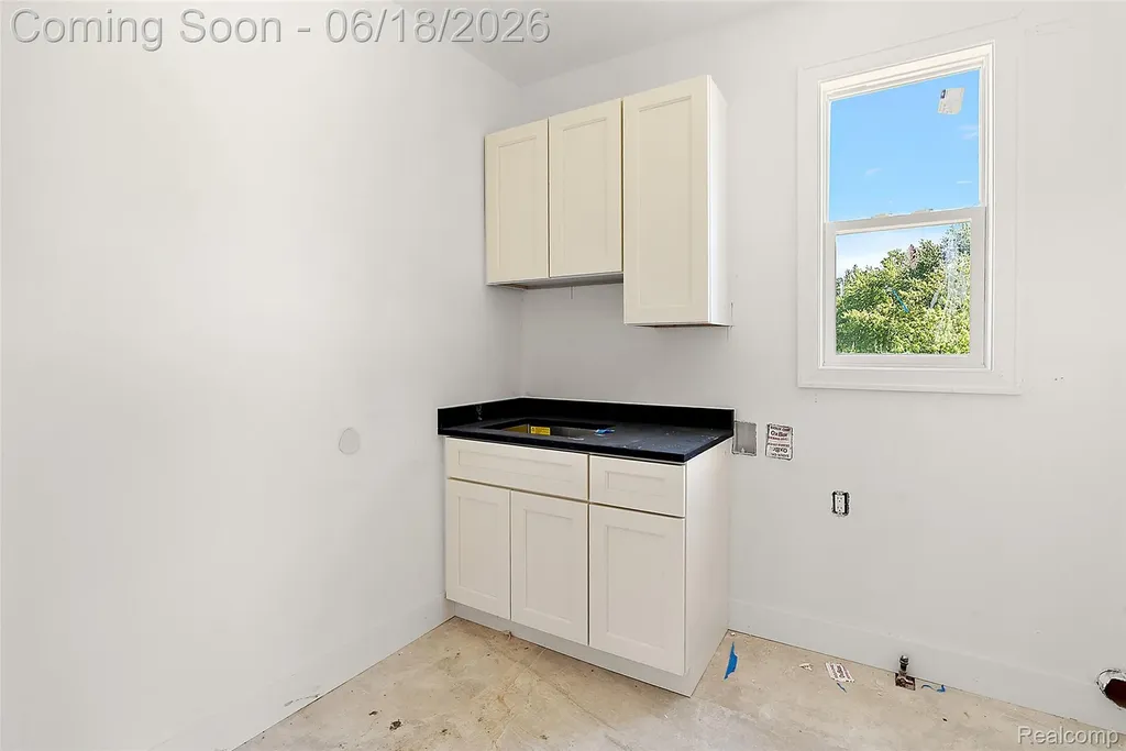 60637 Schoenherr Road Washington Township MI 48094