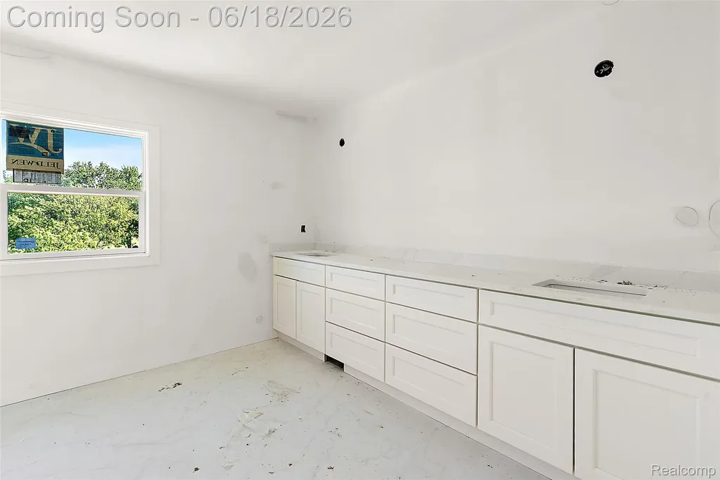 60637 Schoenherr Road Washington Township MI 48094