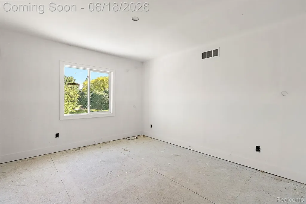 60637 Schoenherr Road Washington Township MI 48094