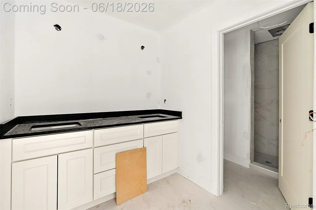 60637 Schoenherr Road Washington Township MI 48094