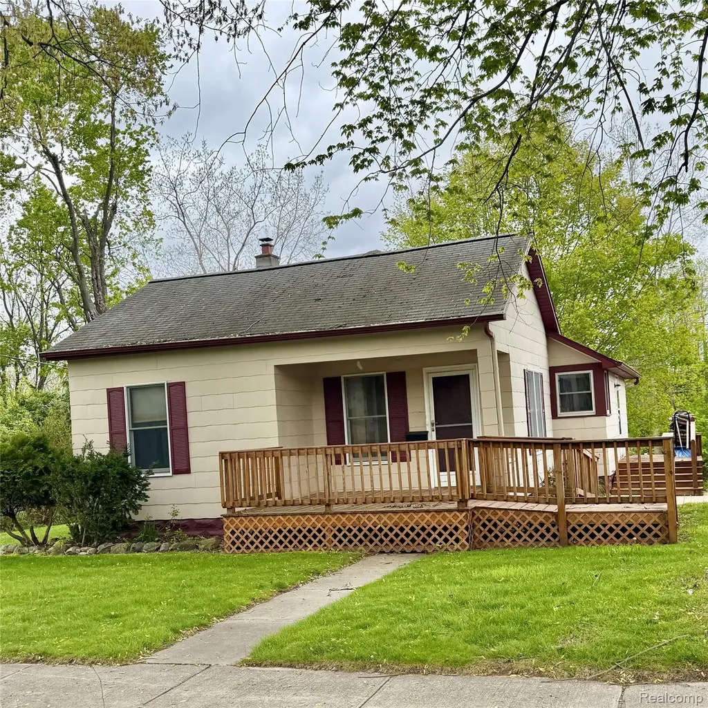 301 S Main Street Tuscola Township MI 48768