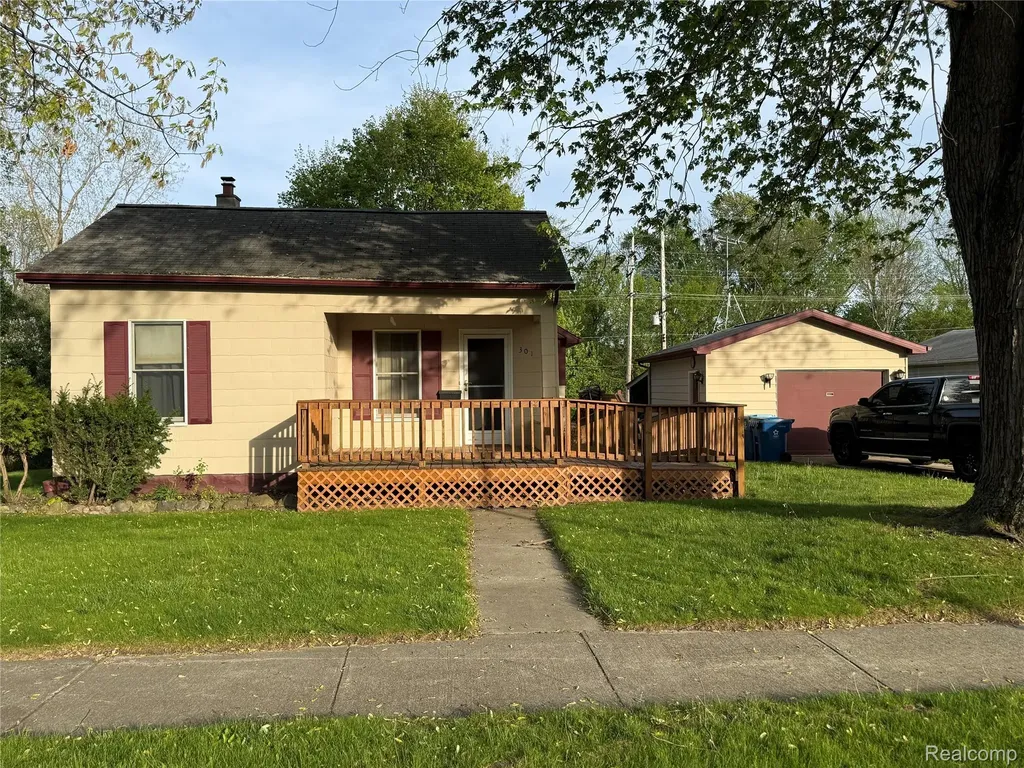 301 S Main Street Tuscola Township MI 48768