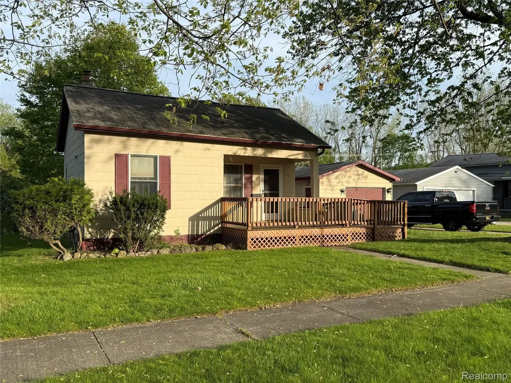 301 S Main Street Tuscola Township MI 48768