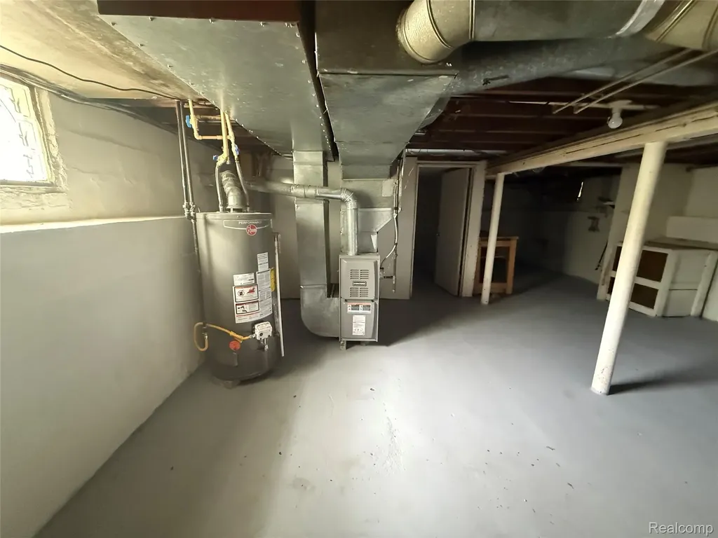 2434 Thornton Avenue Flint Charter Township MI 48504