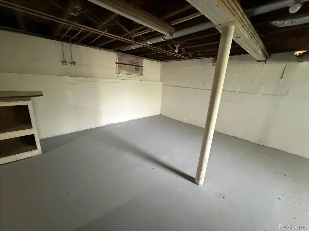 2434 Thornton Avenue Flint Charter Township MI 48504