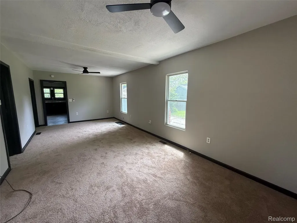 2434 Thornton Avenue Flint Charter Township MI 48504