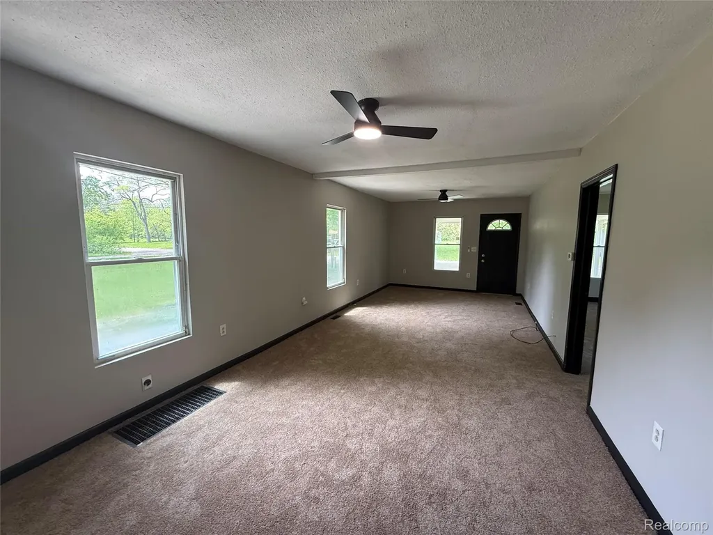 2434 Thornton Avenue Flint Charter Township MI 48504