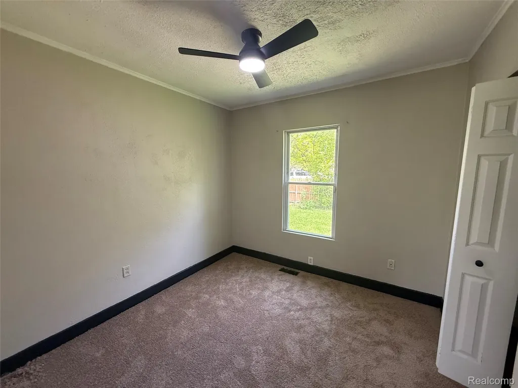 2434 Thornton Avenue Flint Charter Township MI 48504
