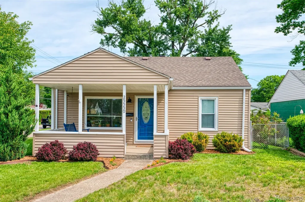 25550 Pennie Street Dearborn Heights City MI 48125