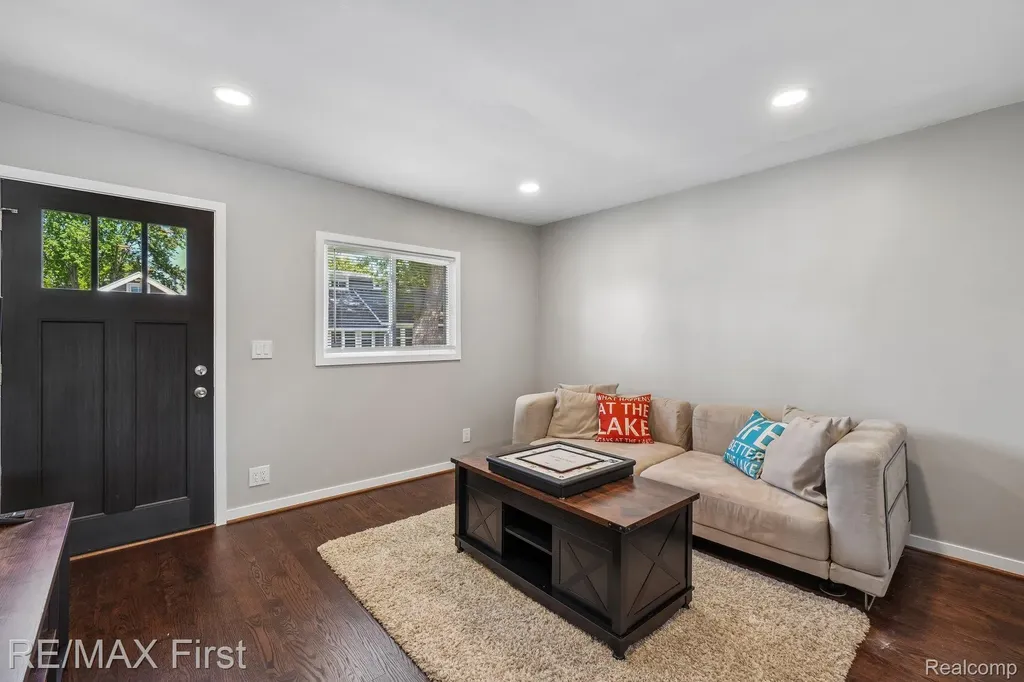9403 Buckingham Street White Lake Charter Township MI 48386
