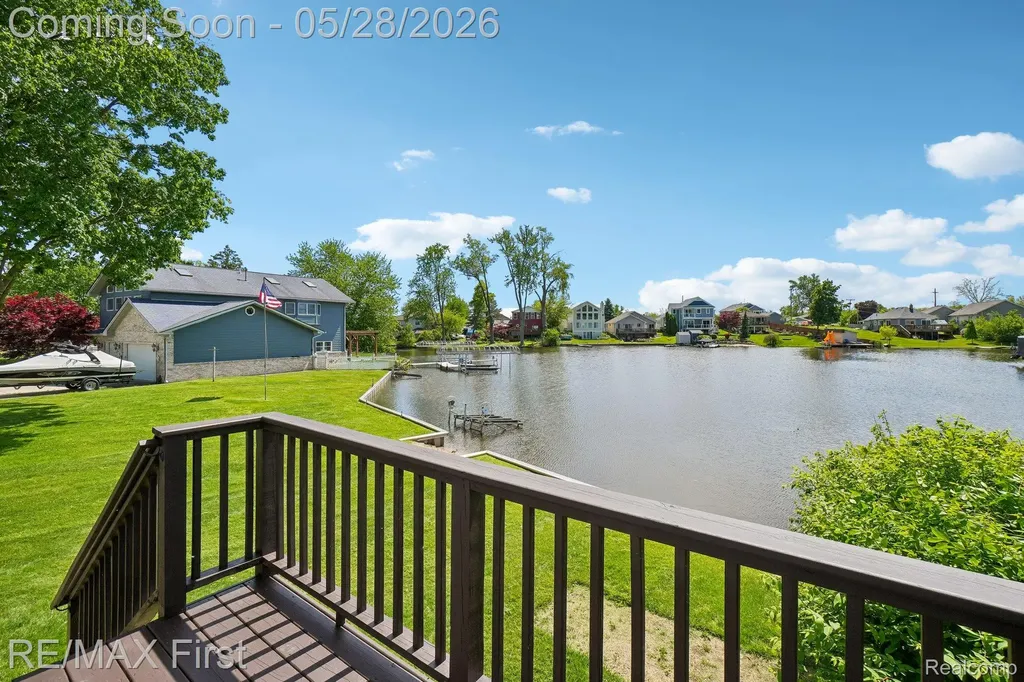 9403 Buckingham Street White Lake Charter Township MI 48386