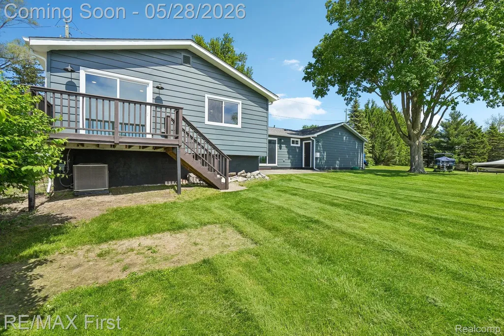 9403 Buckingham Street White Lake Charter Township MI 48386