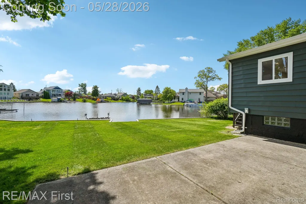9403 Buckingham Street White Lake Charter Township MI 48386