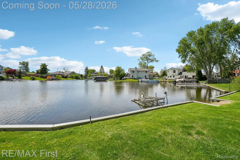 9403 Buckingham Street White Lake Charter Township MI 48386