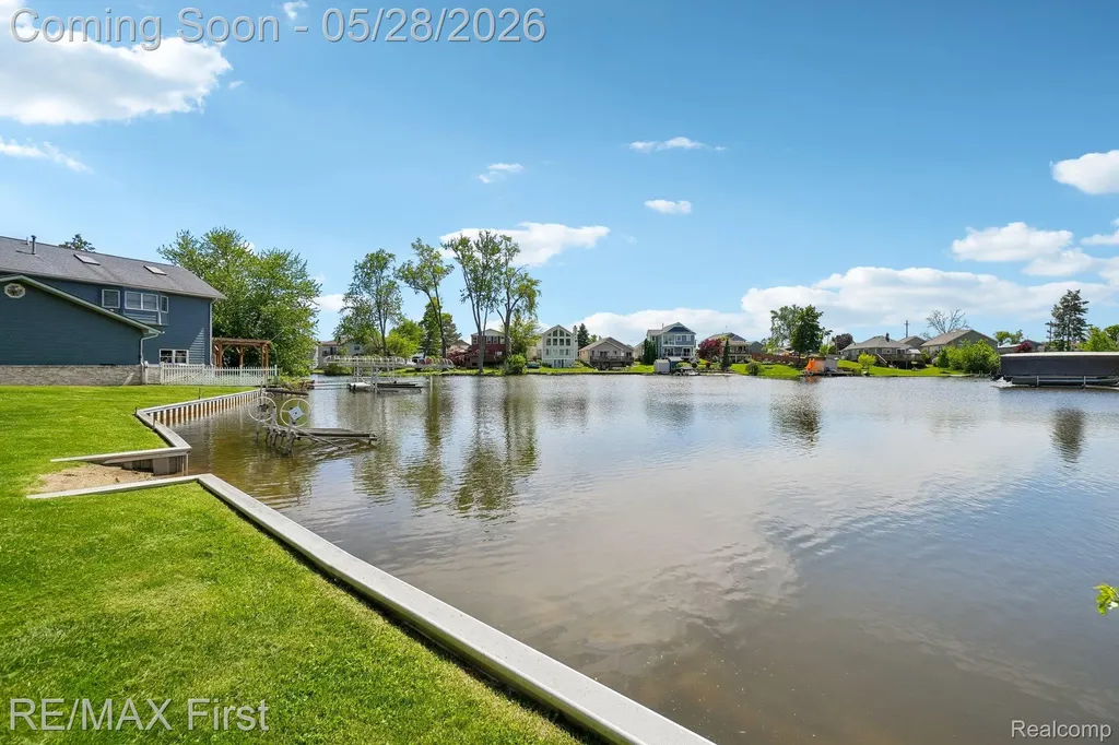 9403 Buckingham Street White Lake Charter Township MI 48386