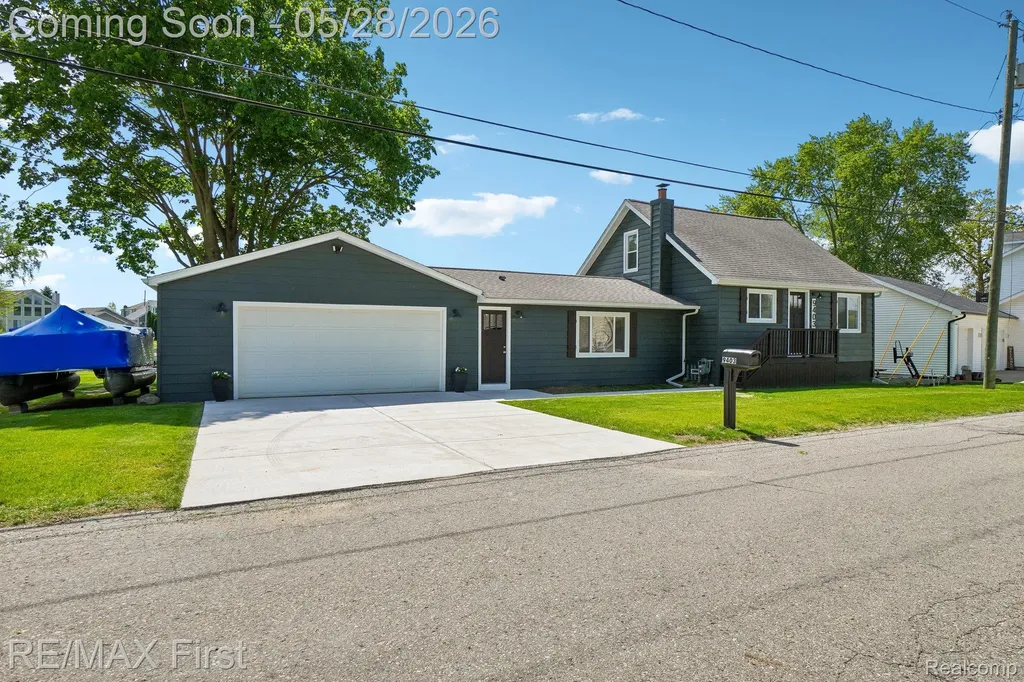 9403 Buckingham Street White Lake Charter Township MI 48386