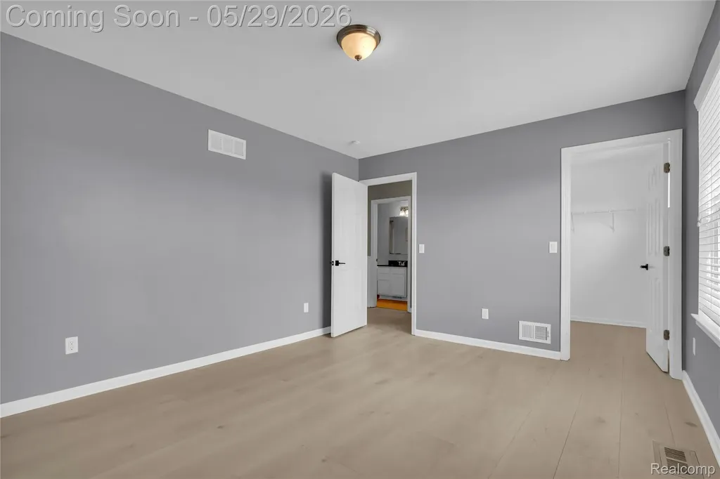 1977 Hazel Nut Lane Troy City MI 48085