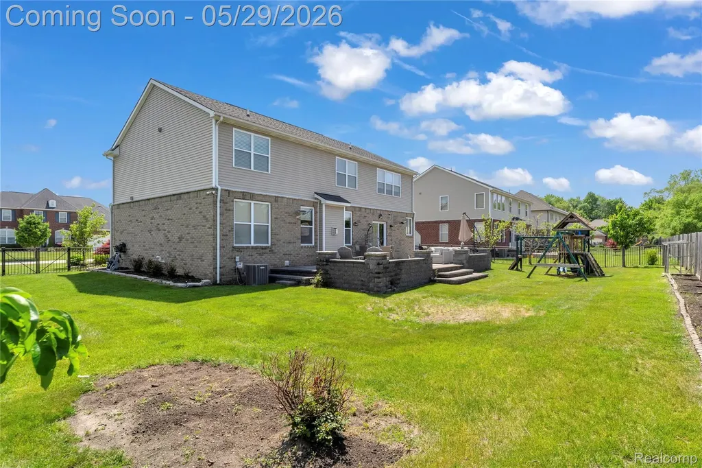 1977 Hazel Nut Lane Troy City MI 48085