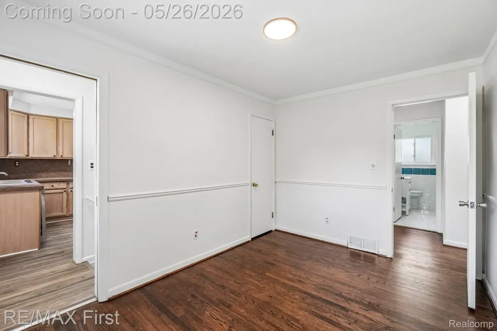 29636 Spoon Avenue Madison Heights City MI 48071