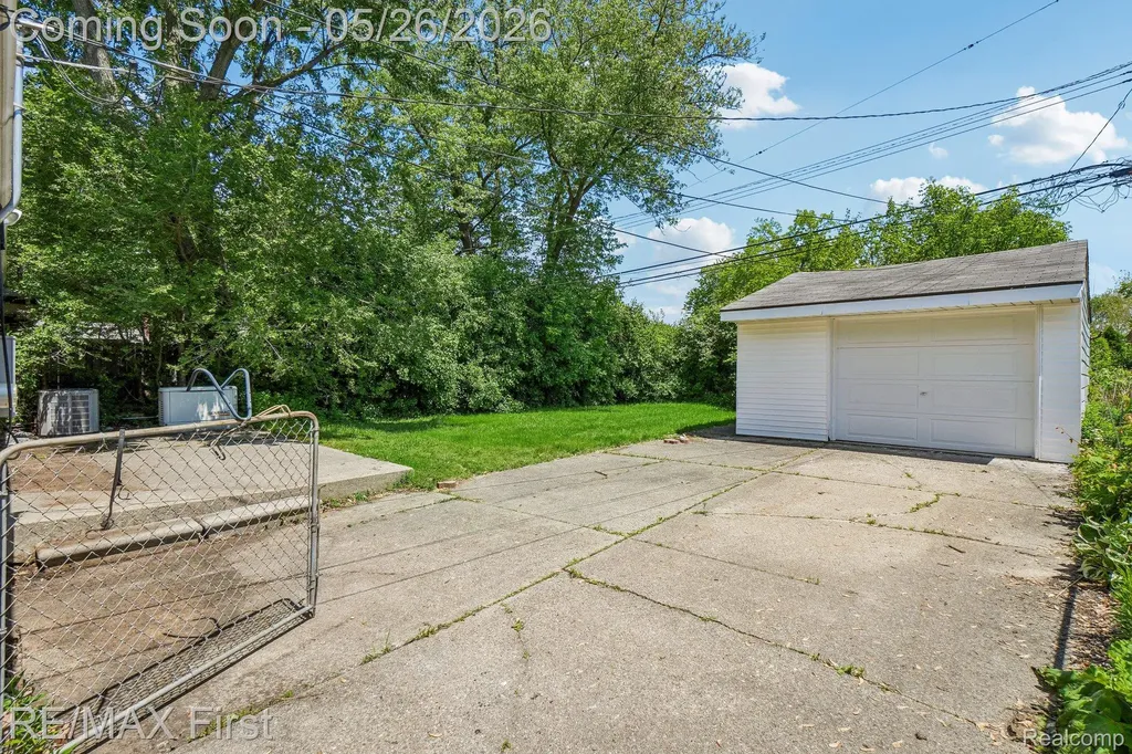 29636 Spoon Avenue Madison Heights City MI 48071