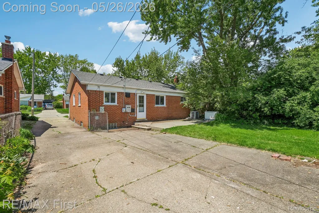 29636 Spoon Avenue Madison Heights City MI 48071