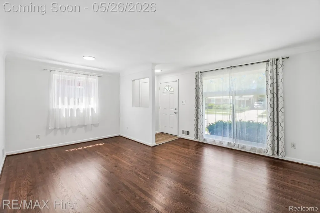 29636 Spoon Avenue Madison Heights City MI 48071