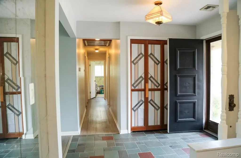 37735 Santa Anna Street Clinton Charter Township MI 48036