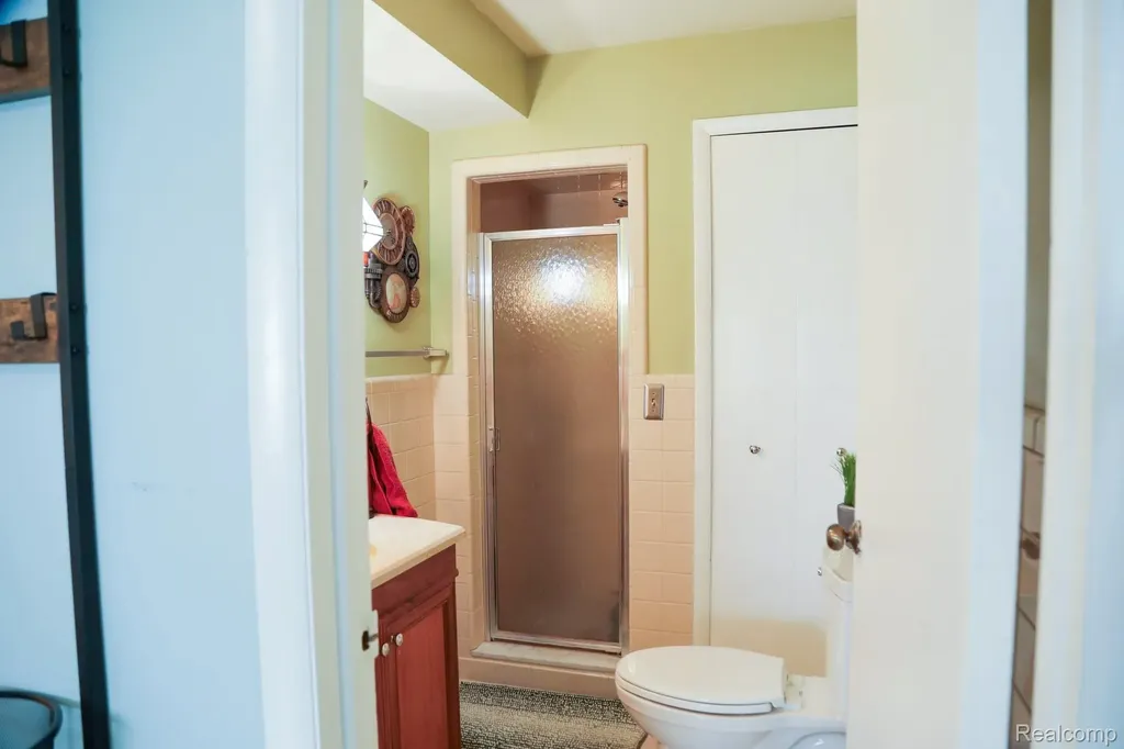 37735 Santa Anna Street Clinton Charter Township MI 48036