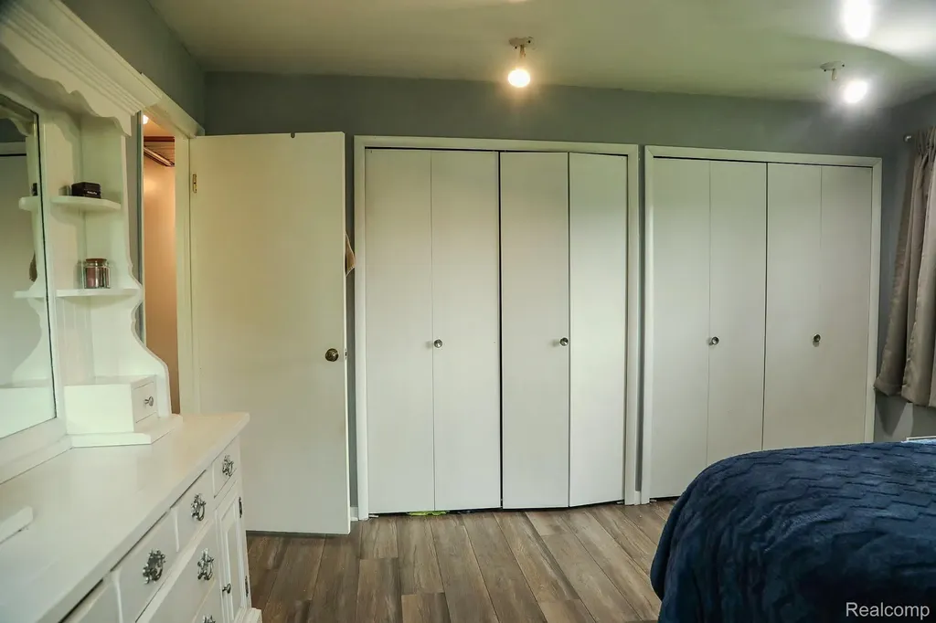 37735 Santa Anna Street Clinton Charter Township MI 48036