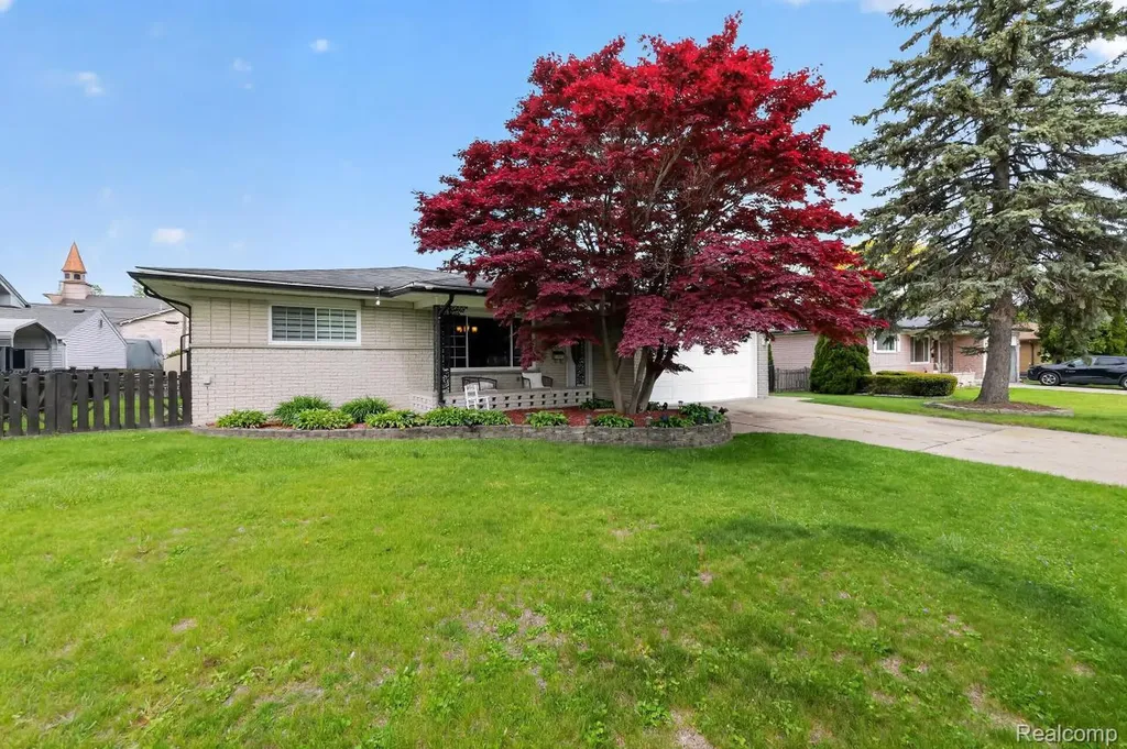 38031 Charwood Drive Sterling Heights City MI 48312