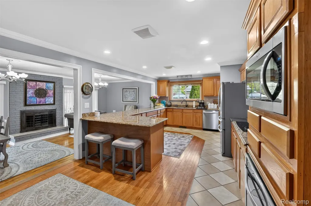 38031 Charwood Drive Sterling Heights City MI 48312
