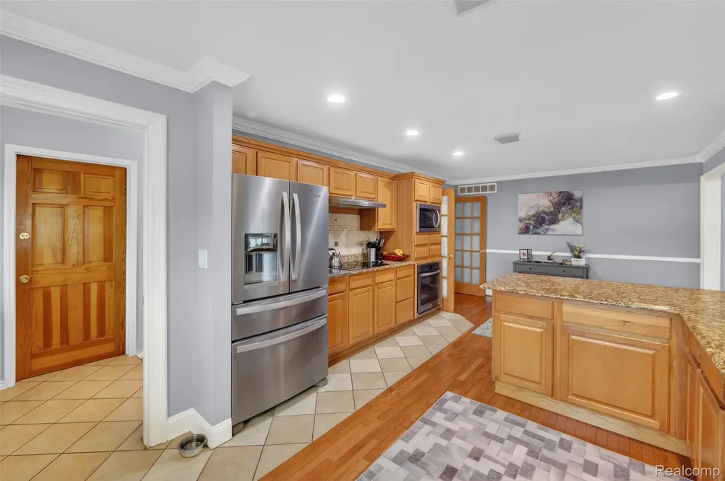 38031 Charwood Drive Sterling Heights City MI 48312