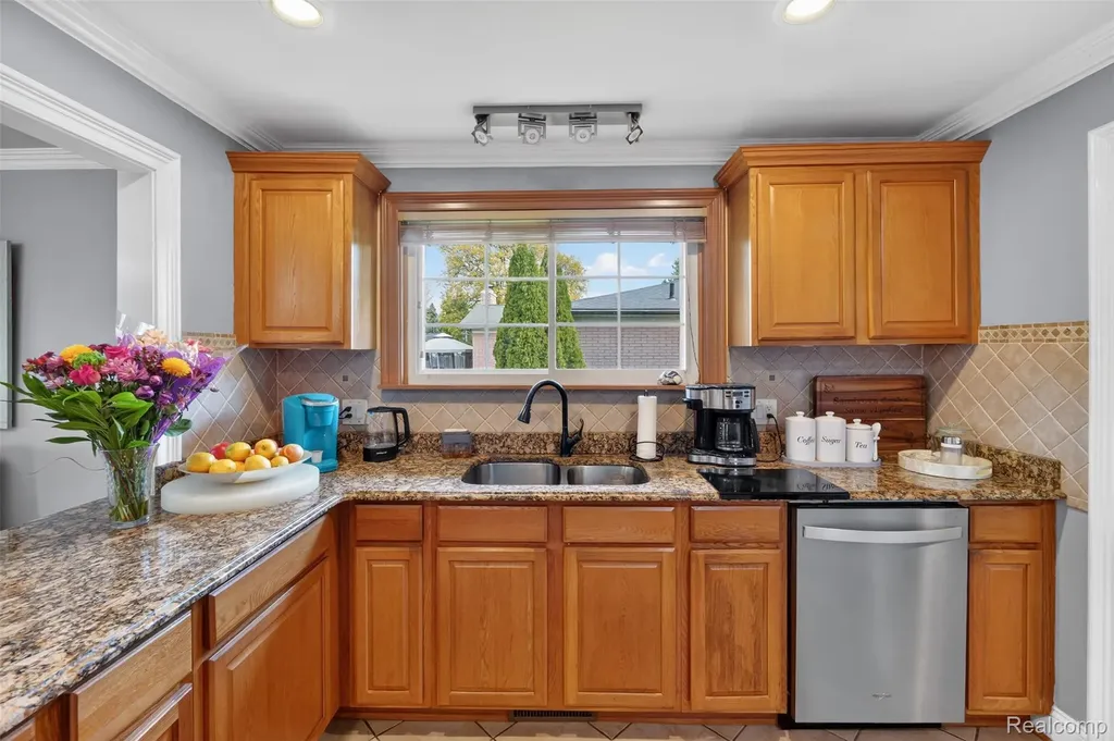 38031 Charwood Drive Sterling Heights City MI 48312