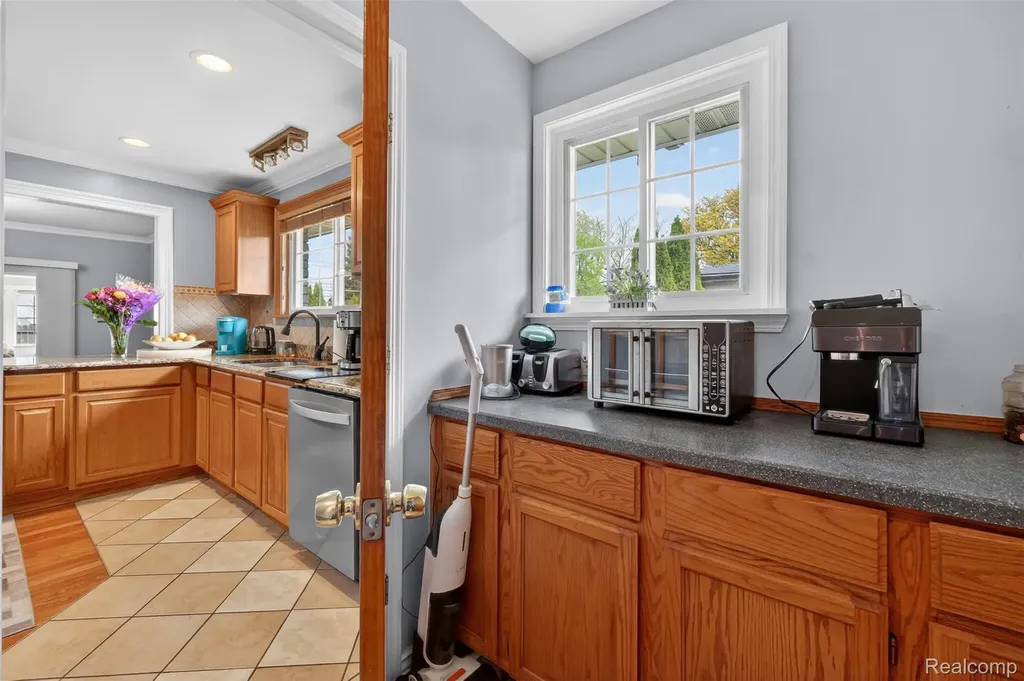 38031 Charwood Drive Sterling Heights City MI 48312