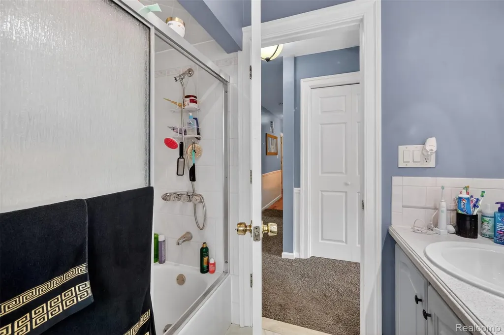 38031 Charwood Drive Sterling Heights City MI 48312