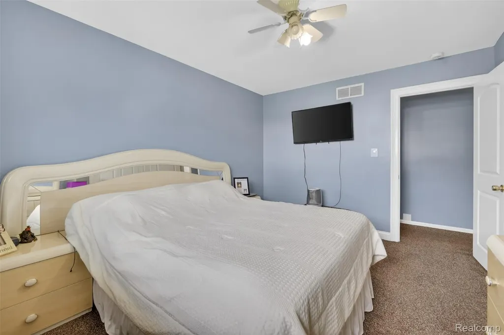 38031 Charwood Drive Sterling Heights City MI 48312