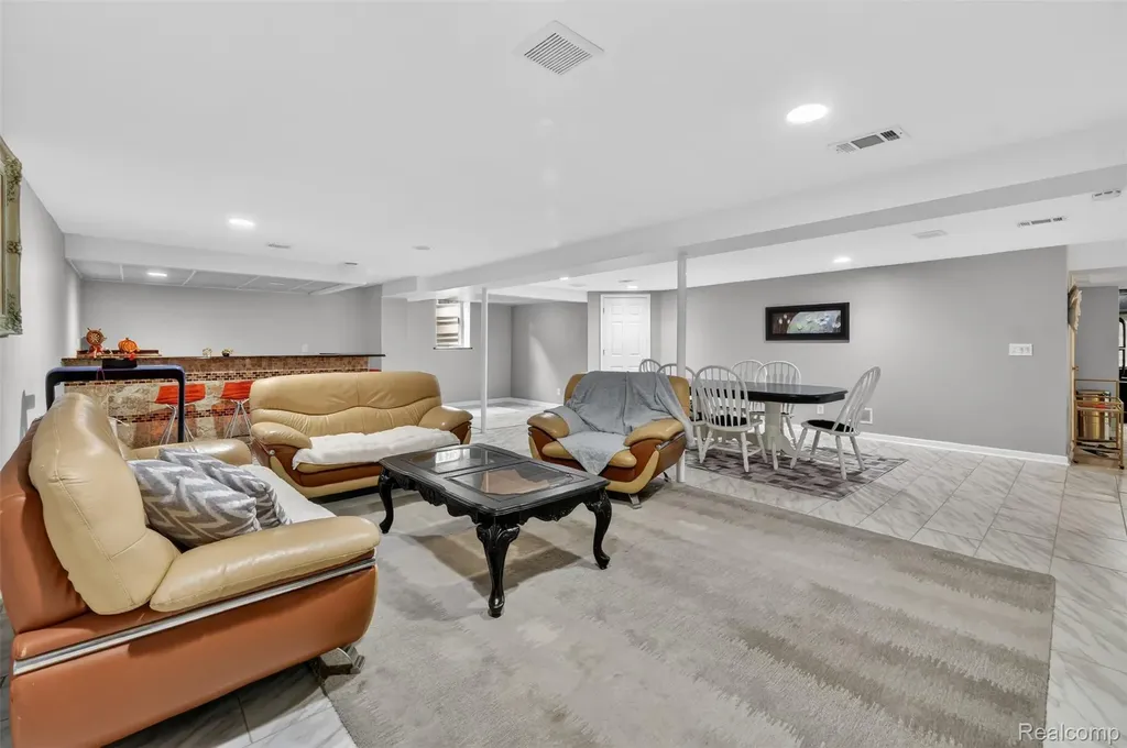 38031 Charwood Drive Sterling Heights City MI 48312