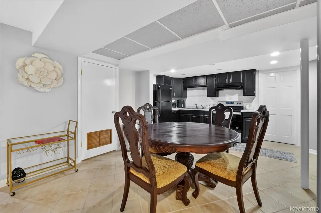 38031 Charwood Drive Sterling Heights City MI 48312